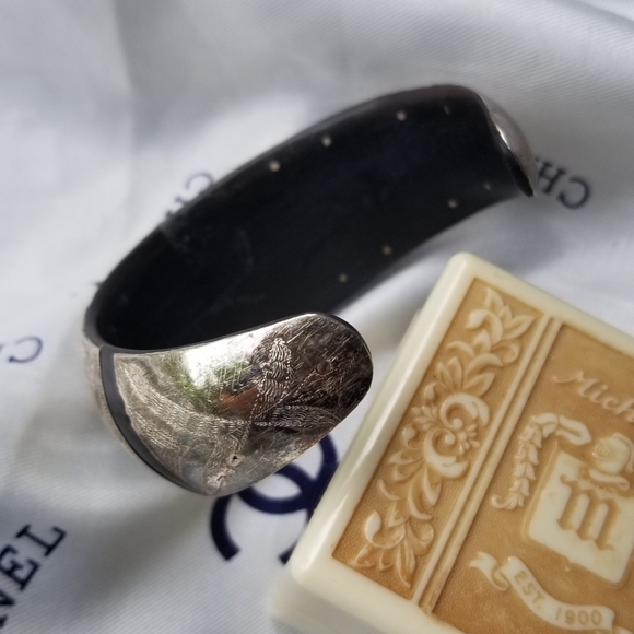 Tuareg VTG Silver and Ebony Bangle Bracelet - Picture 7 of 7